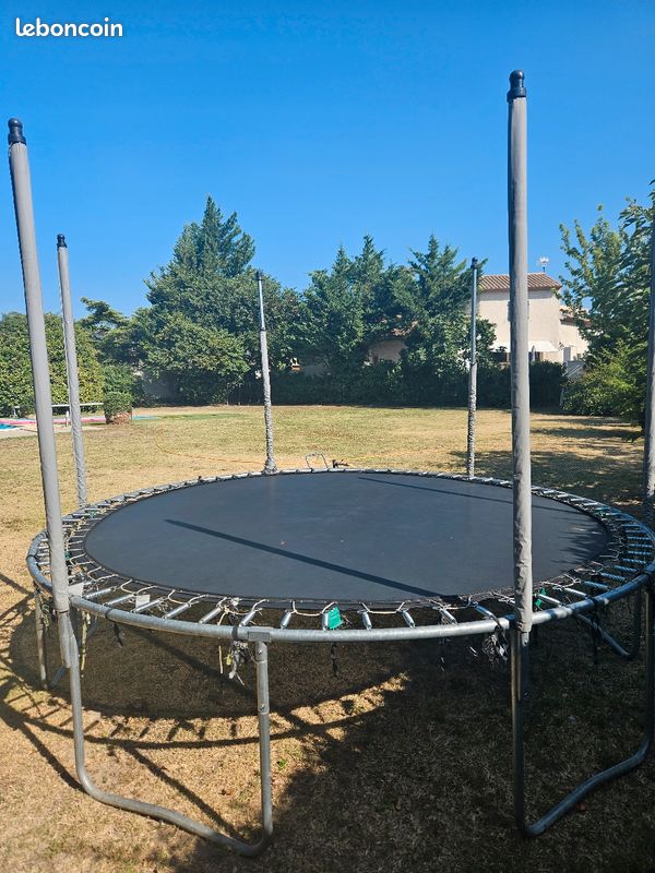 Trampoline (image 2)