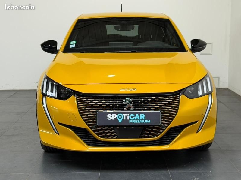 Peugeot 208 e-208 136ch GT (image 2)