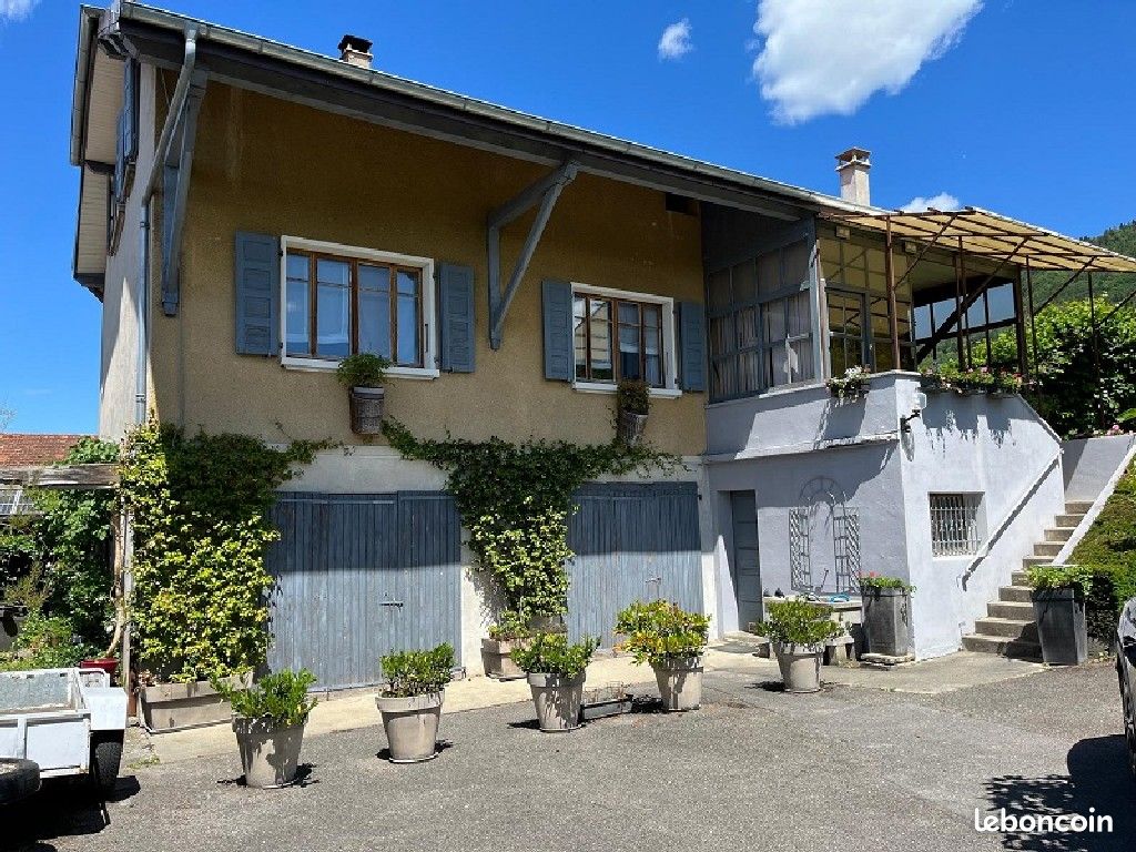 Maison 6 pièces 186 m² · à Saint-Cergues · 186 m² · 739 000 €