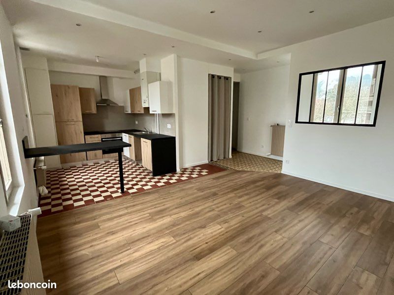 Appartement 3 pièces 72 m² · à Saint-Étienne · 72 m² · 650 €/mois