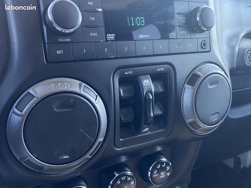 Jeep WRANGLER UNLIMITED 2.8 CRD 200CH FAP MOUNTAIN (image 27)