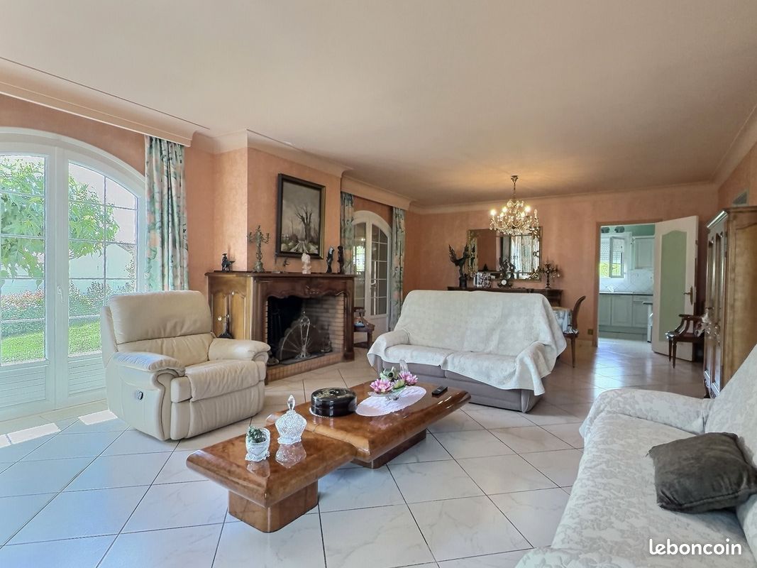 Propriété 5 pièces 175 m² (image 4)