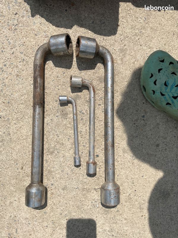 Lot de clé a pipes (image 1)