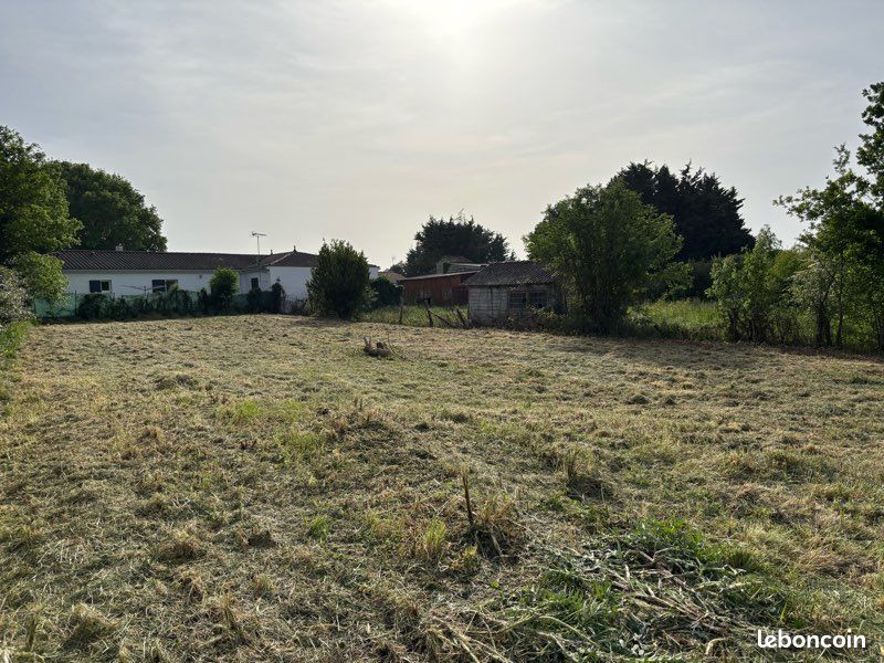 Terrain 898m2 proche Royan · à Médis · 125 000 €