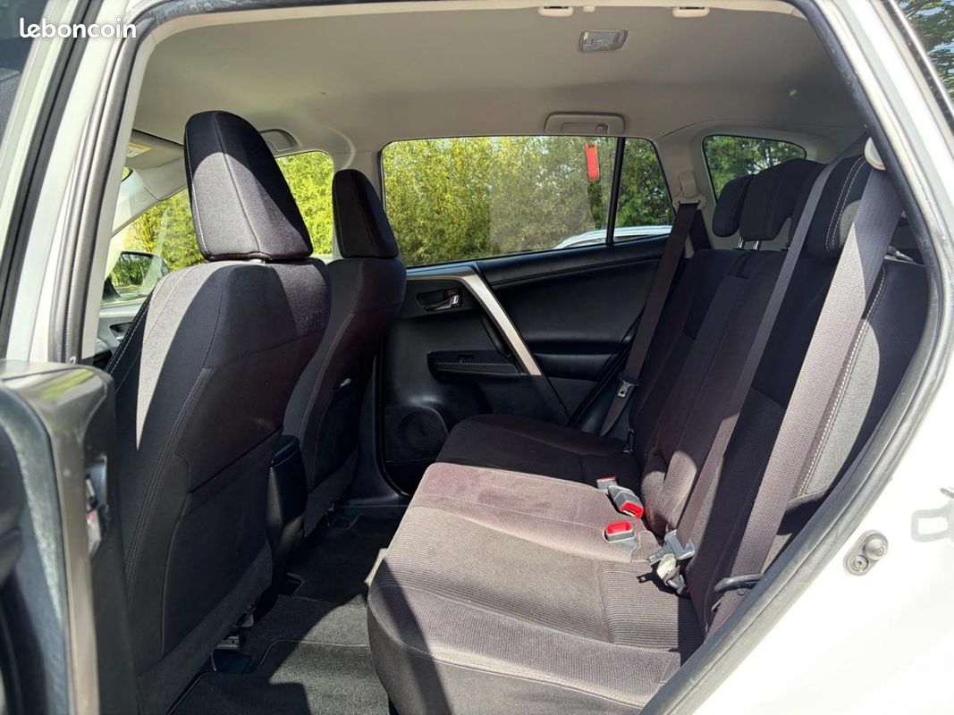 TOYOTA RAV 4 150 D-4D Life Edition 4X4 (image 17)