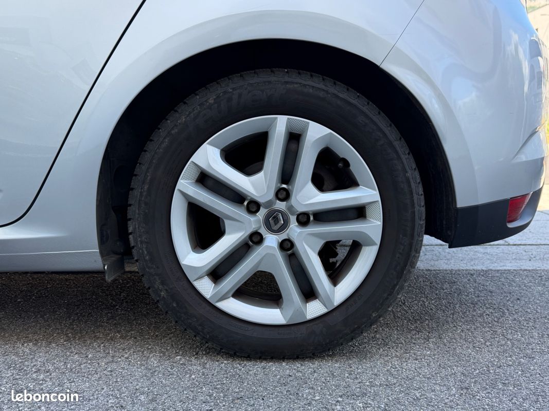 RENAULT MEGANE IV BERLINE BUSINESS MEGANE 4 1.5 Blue dCi 115 - GPS - RADARS - CLIM AUTO (image 12)