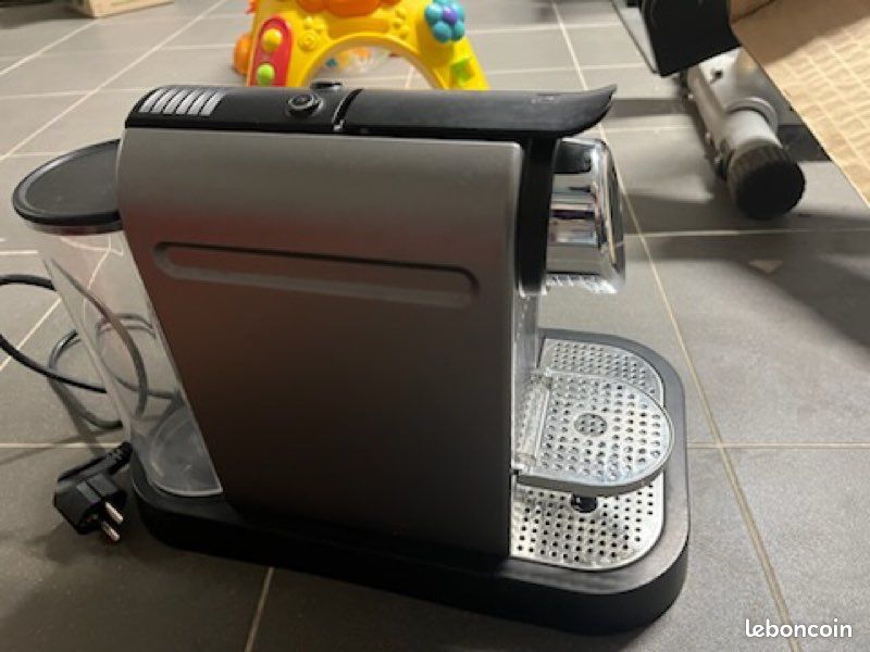 Nespresso citiz mousseur à lait Électroménager