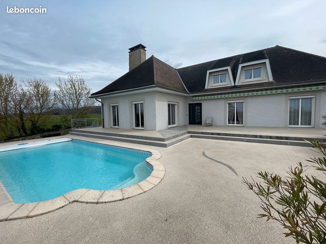 Villa 9 pièces 270 m² (image 2)