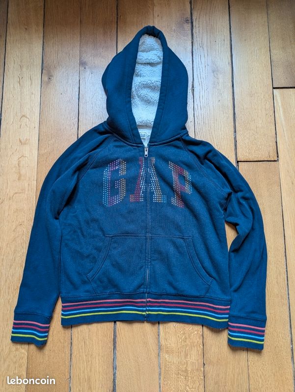 GAP - Sweat à capuche zippé à logo bleu marine | Urban Outfitters FR