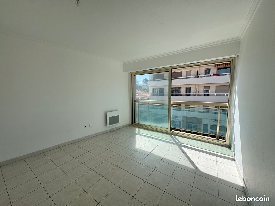 Appartement 3 pièces 51 m² · à Le Cannet · 50,9 m² · 890 €