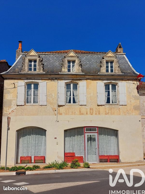Maison 7 pièces 273 m² · à Saint-Méard-de-Gurçon · 273 m² · 250 000 €