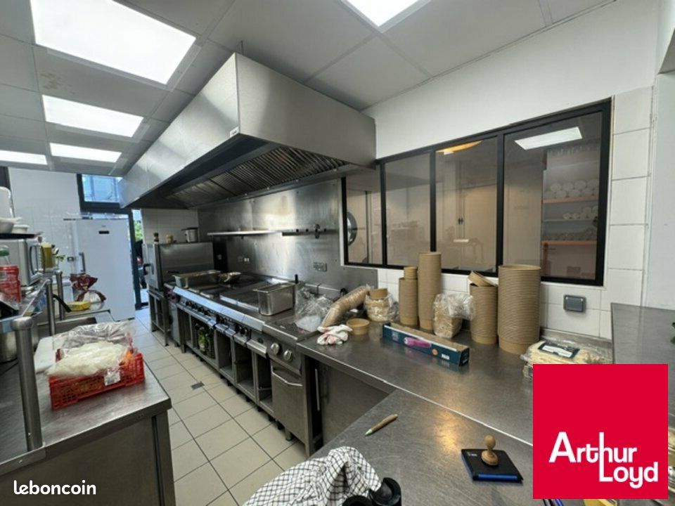 Local commercial 150 m² ANGLET (image 1)
