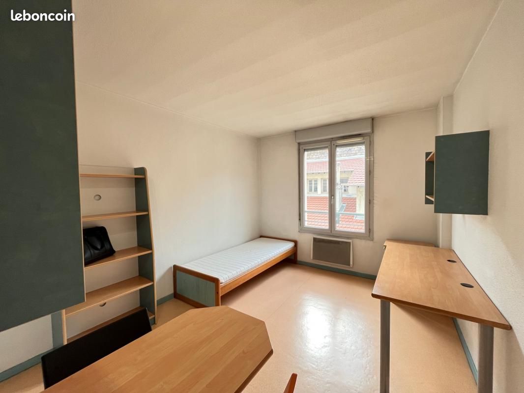 Appartement 1 pièce 18 m² · à Saint-Étienne · 18 m² · 315 €