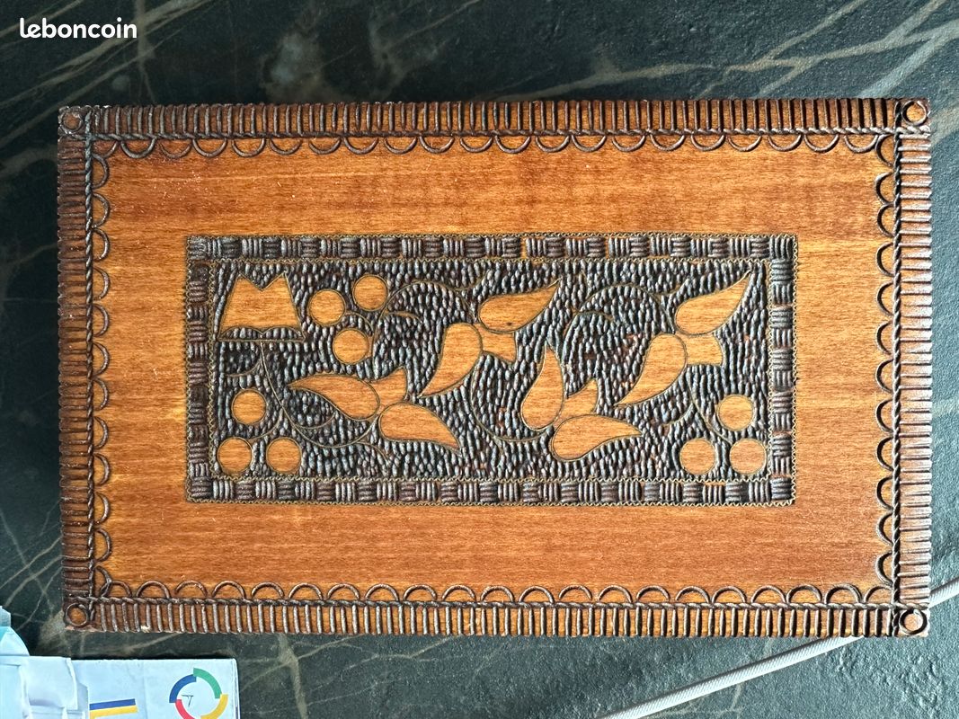 BOÎTE/COFFRET BOIS SCULPTÉ, 21x13 cm, Très bon état (image 4)