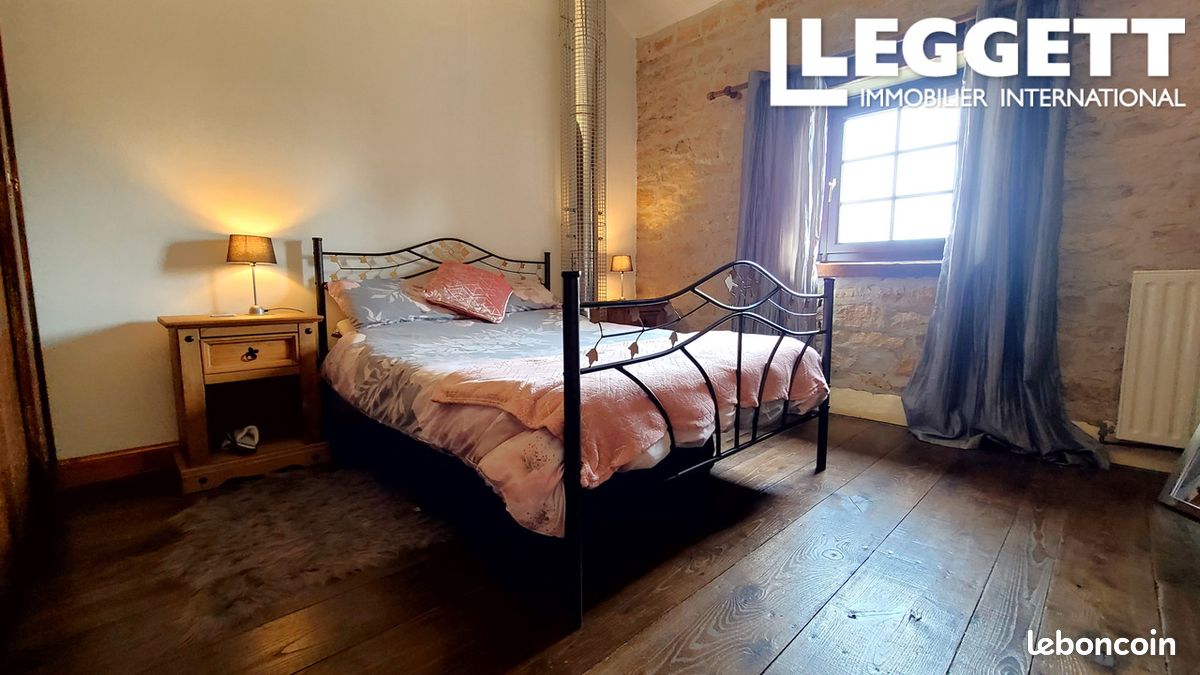 Maison 6 pièces 178 m² - Nanteuil-en-Vallée 16700 (image principale 6)