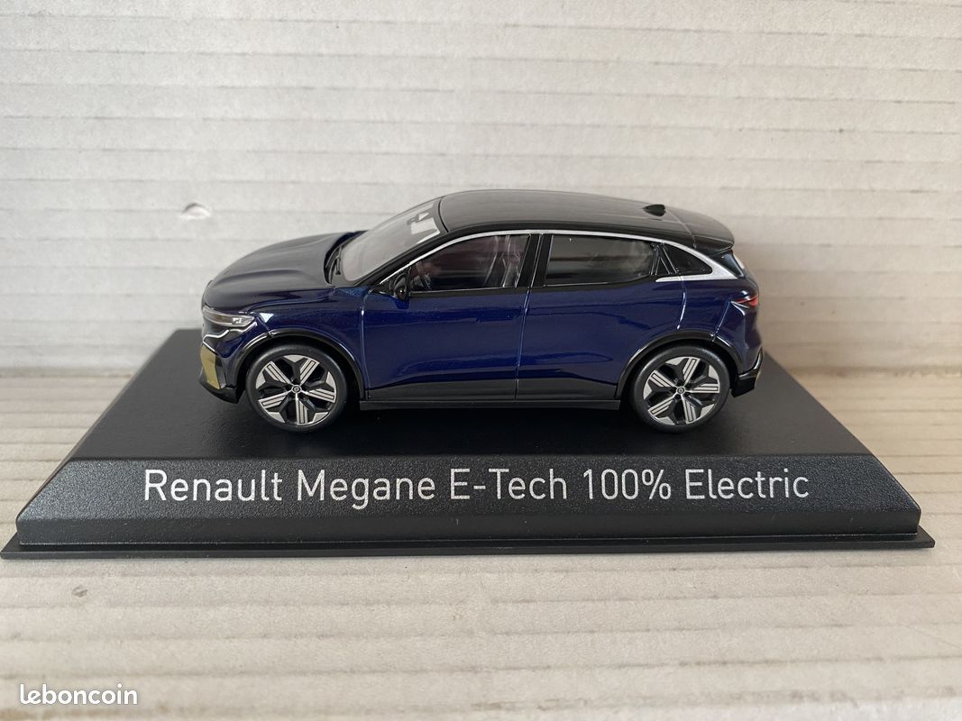 Norev 1/43 Renault Megane E-Tech 100% Electric Partenaire Premium Grey Diecast Norev 1/43 Renault Megane E-Tech 100% Electric Partenaire Premium Grey Diecast