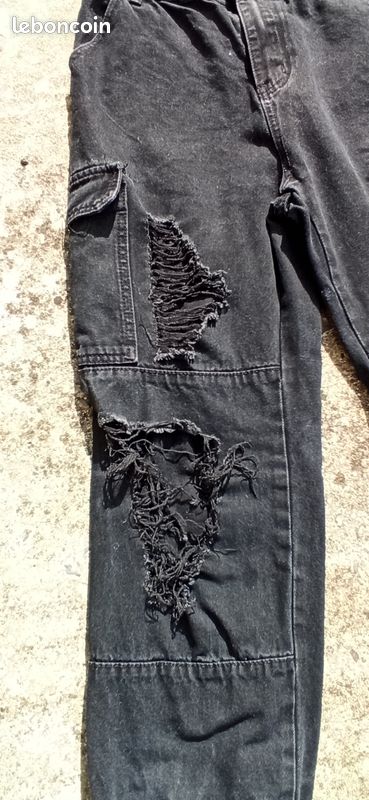 Jeans noir troué, style gothique, Shein, taille M (Bnm) Vêtements