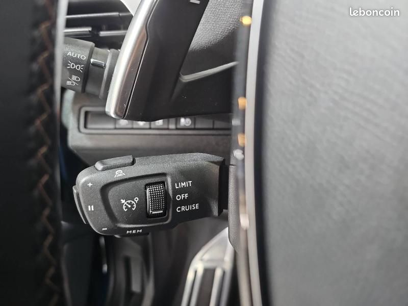 Peugeot 3008 HYBRID 225ch GT e-EAT8 (image 25)