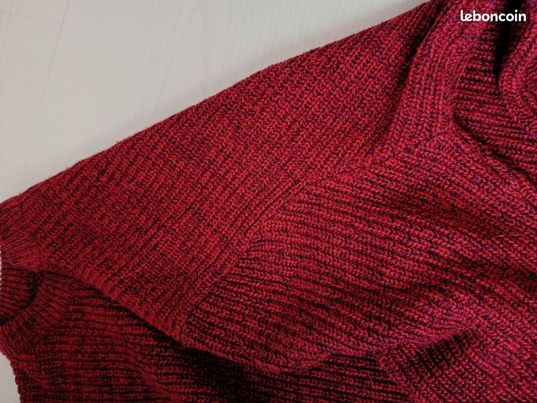 Pull en maille fuschia
Manches longues
Taille M/L
Sans marque apparente (image 3)