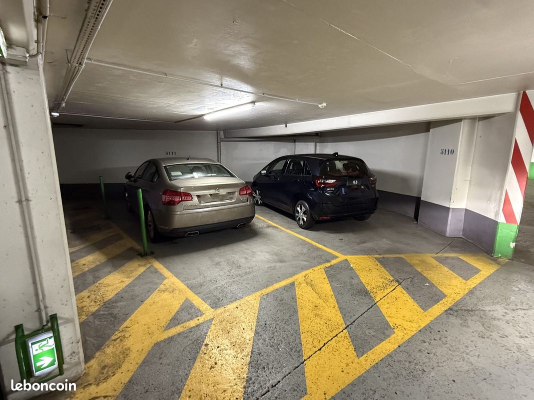 Parking 30 m² · à Paris · 30 m² · 80 000 €