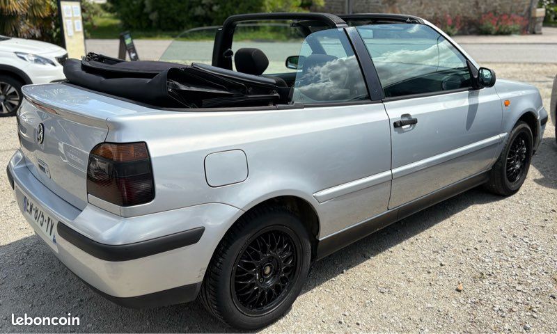 VOLKSWAGEN GOLF IV Cabriolet Karmann 1.6 i 100cv 2 Portes Pneus/Cardan et Révision Neuve « GARANTIE 3 MOIS » (image 2)