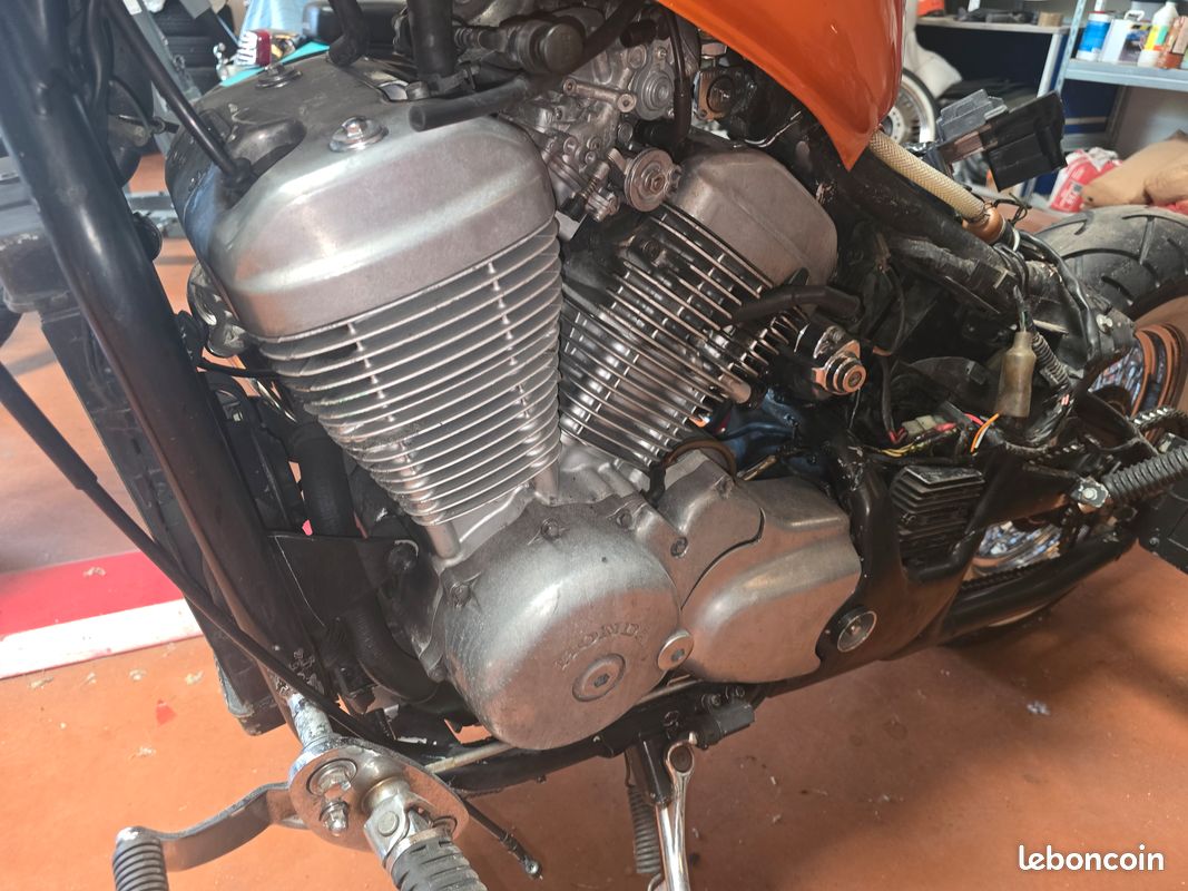 Moteur Honda Shadow VT 600 (image 1)