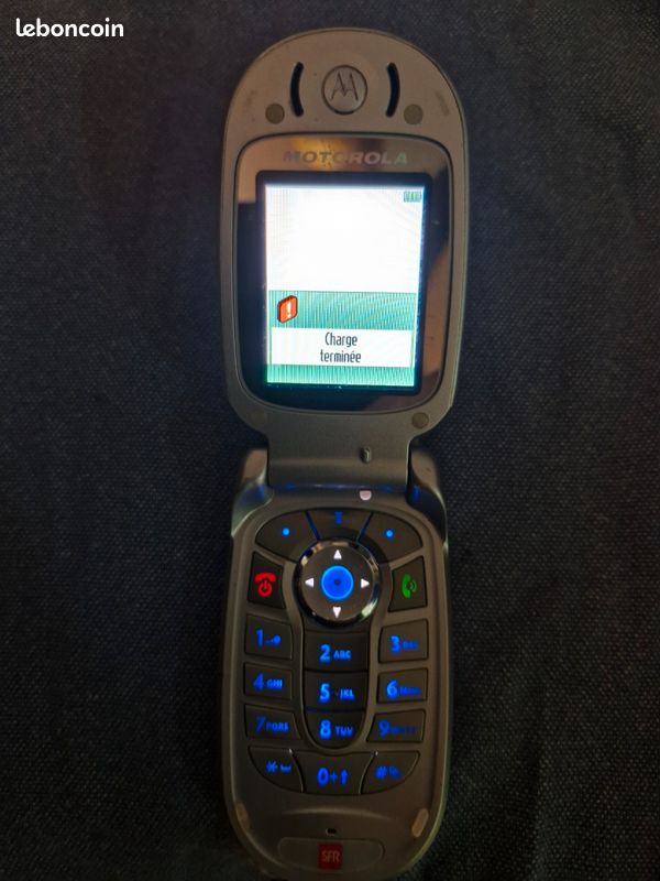 Motorola V1050 - Téléphone Portable à Clapet - Noir - Sans Contrat - Occasion