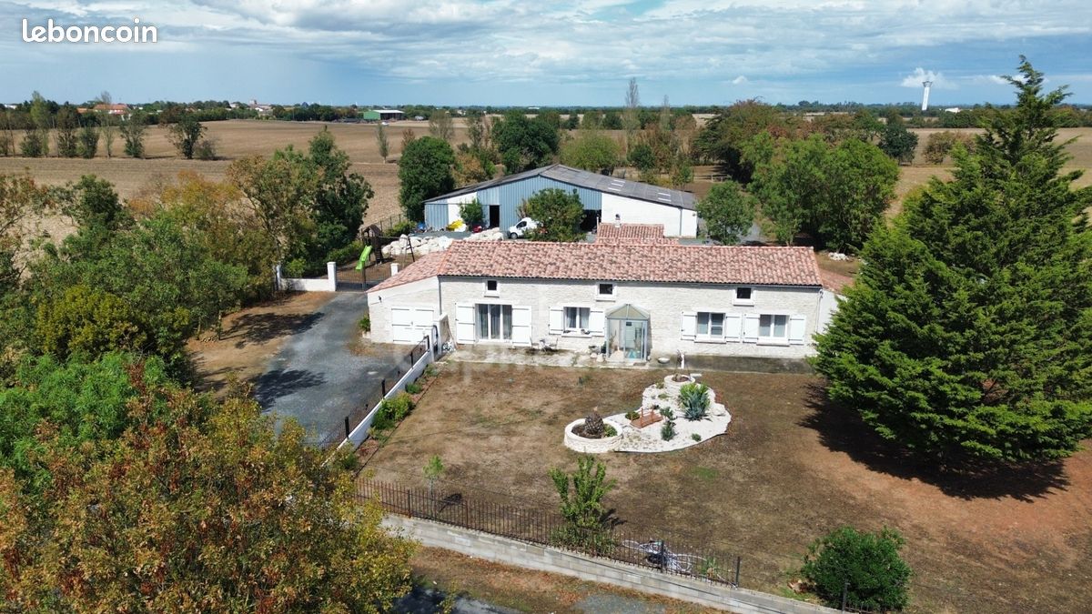 Maison 6 pièces 194 m² · à Saint-Jean-de-Liversay · 194 m² · 515 000 €