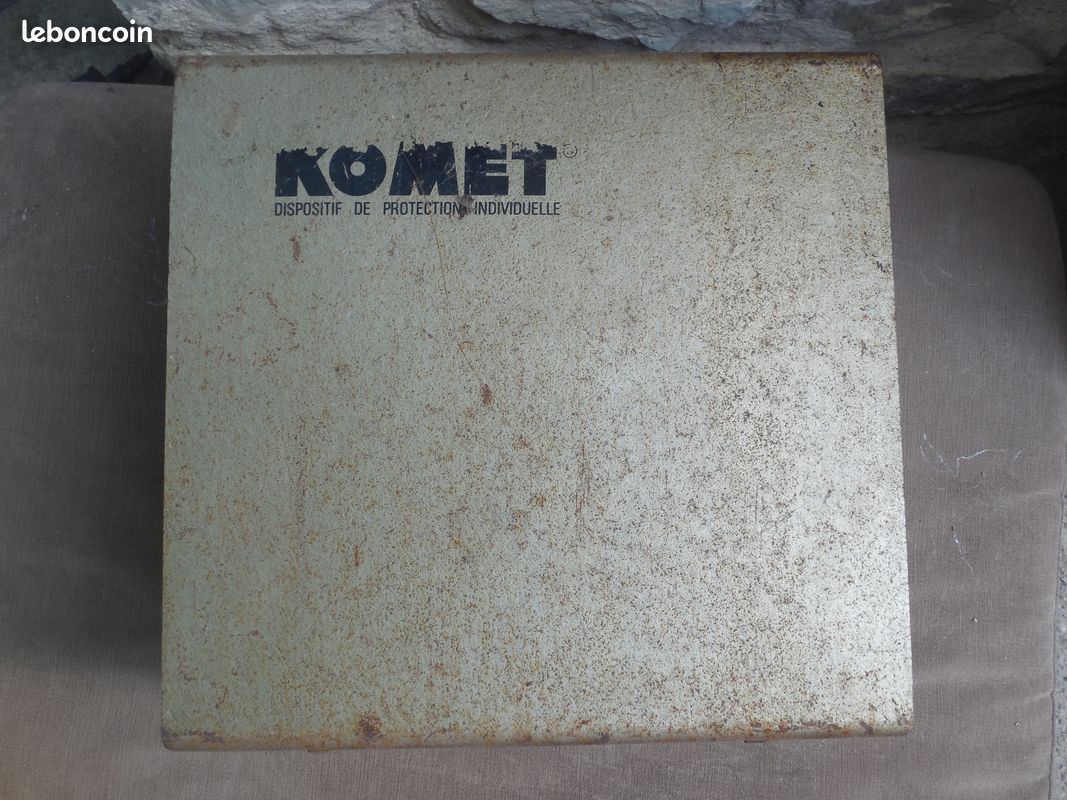 Harnais de securite complet"KOMET"dans sa caisse (image 1)
