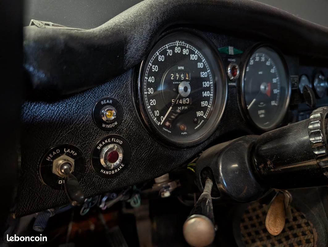 Jaguar E-Type Series 2 4.2 6 cyl en ligne (image 25)