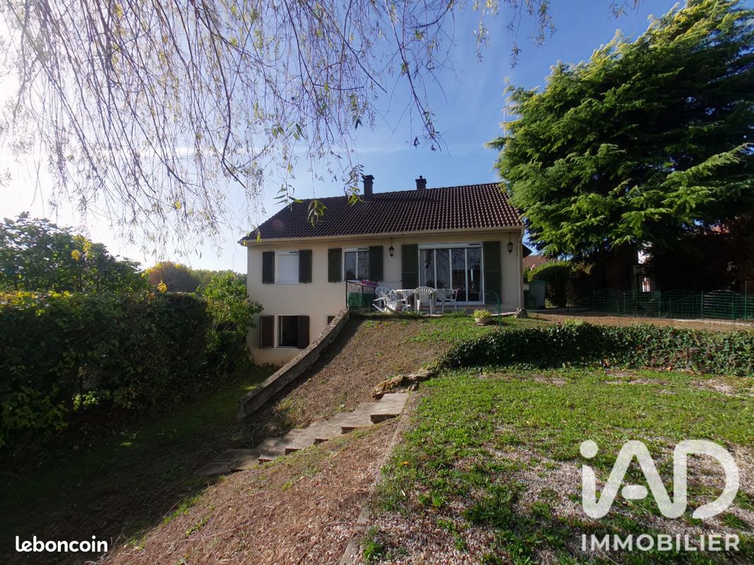 Maison 7 pièces 162 m² · à Boussy-Saint-Antoine · 162 m² · 350 000 €