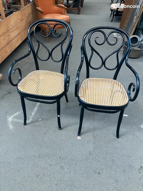 Table et chaises Thonet (image 2)