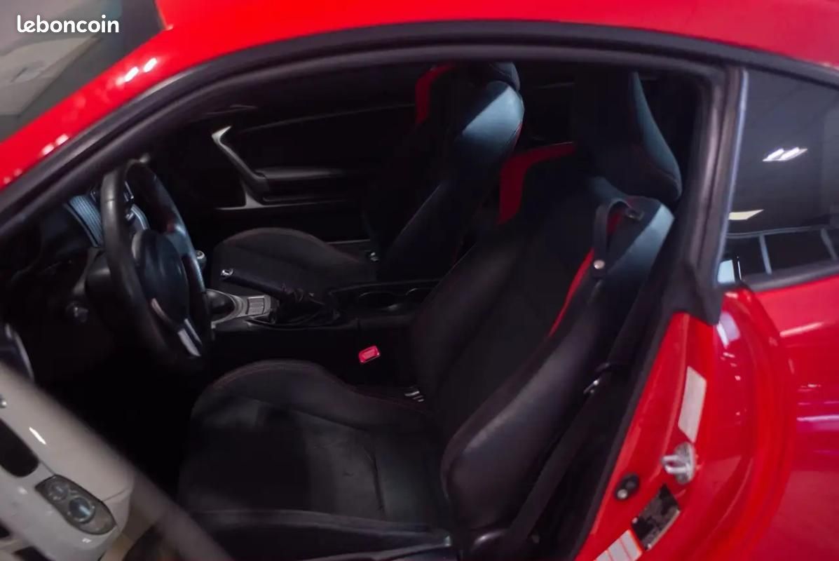 Toyota GT86 2.0 Aerokit | 200 ch BVM Kit carrosserie Aileron arrière Jantes alliage Écran multimédia (image 8)