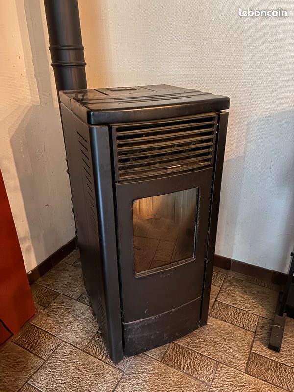 Poêle à pellet (image 1)