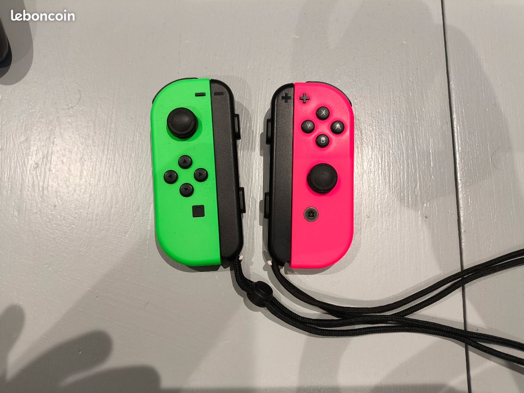 Nintendo Switch + manette pro + 2 jeux + accessoires et sacoche (image 6)