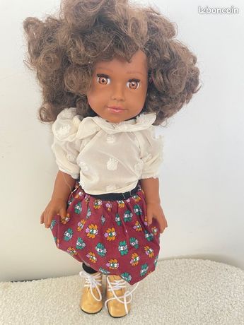 LOÏSE, poupée afro métisse aux cheveux longs et bouclés