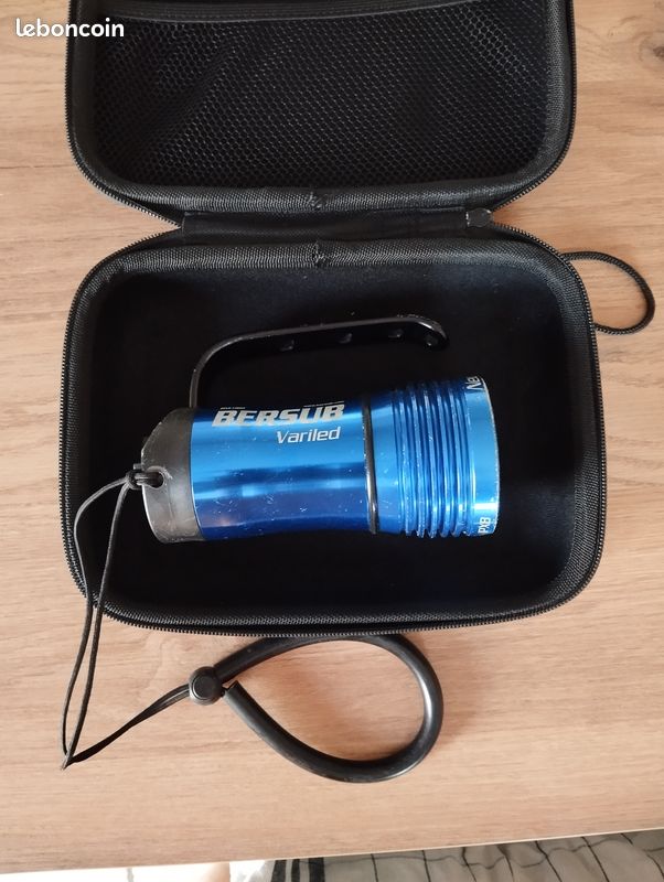 Lampe de plongée DIVEPRO - S10 Lampe de plongée DIVEPRO - S10