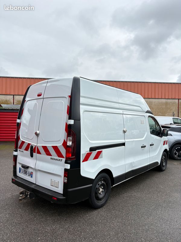 Renault trafic L2H2 dci 125ch grand confort (image 4)