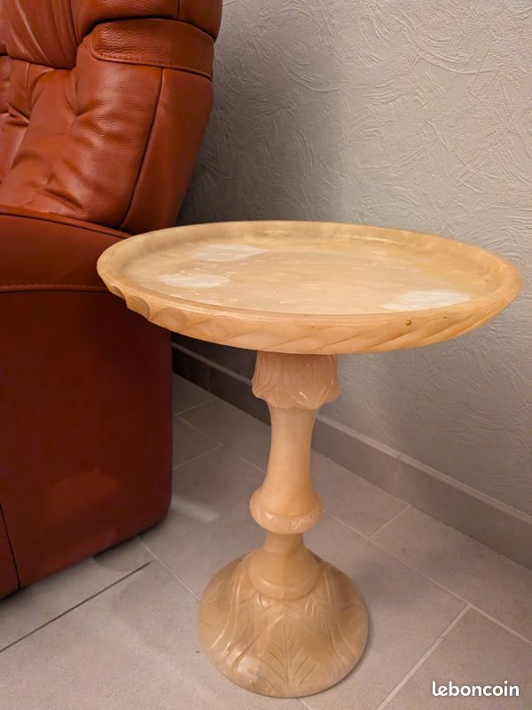 Table en albâtre (image 2)