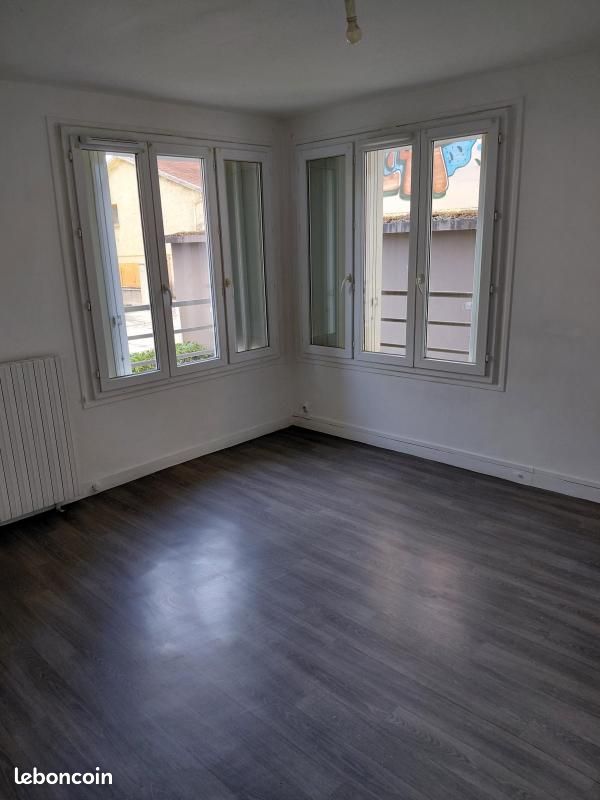 Appartement 2 pièces 44 m² · à Décines-Charpieu · 44 m² · 520 €