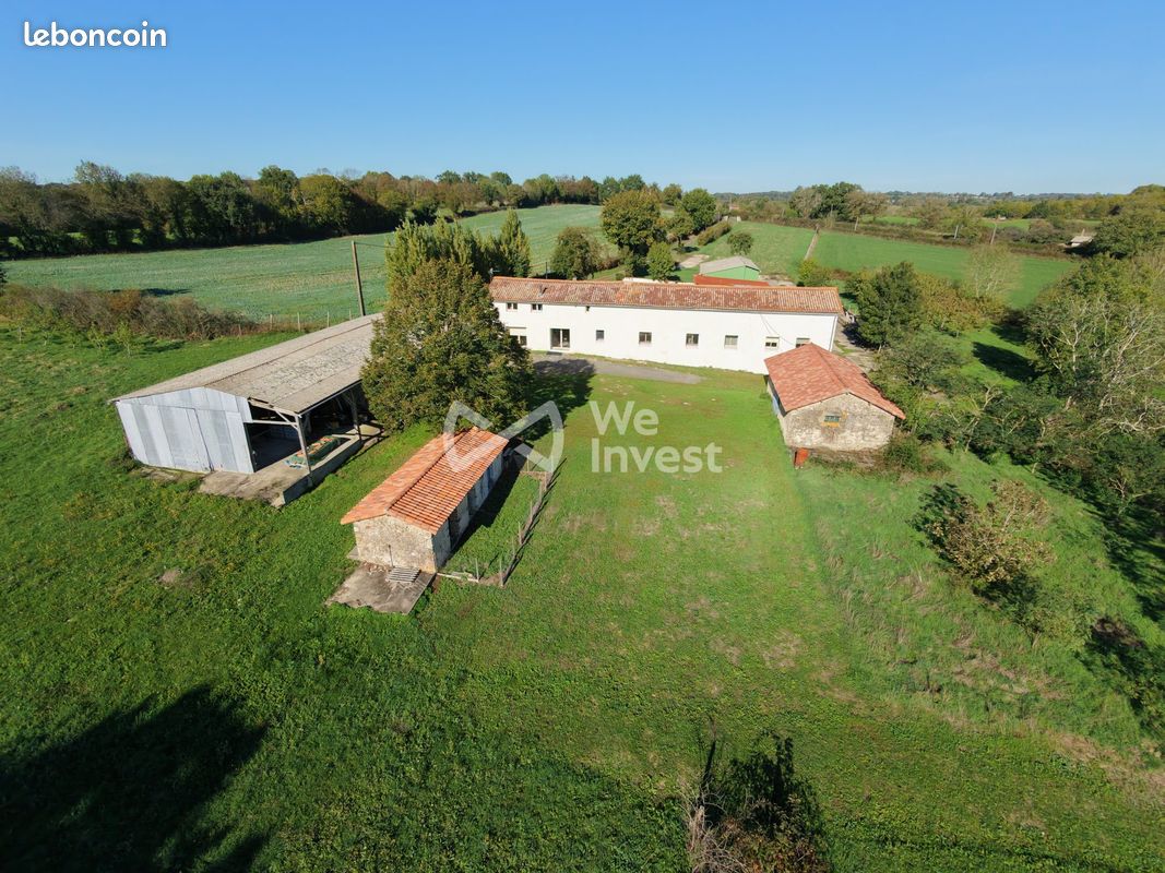 Maison 7 pièces 265 m² · à Champdeniers · 265 m² · 347 000 €