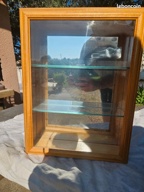 Petite vitrine (image 1)