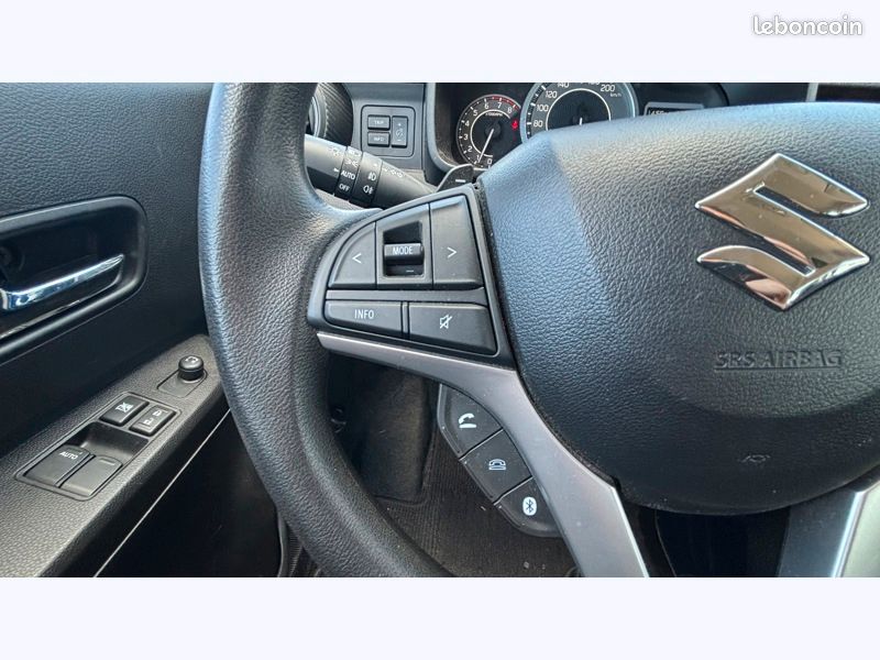 Suzuki Ignis Privilege 1.2 90 ch (image 17)