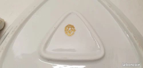 Ancienne Assiette à Bouilli Bébé en Porcelaine Triangulaire Décors Chiens Chats (image 9)
