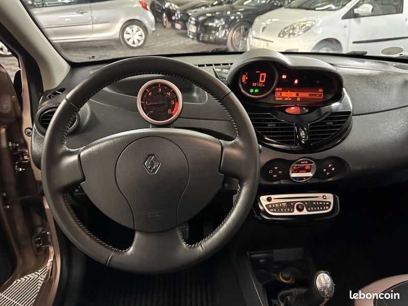 Renault TWINGO II 1.5 DCI 75CH MISS SIXTY ECO² PREMIÈRE MAIN GARANTIE 60 MOIS POSSIBLE (image 35)