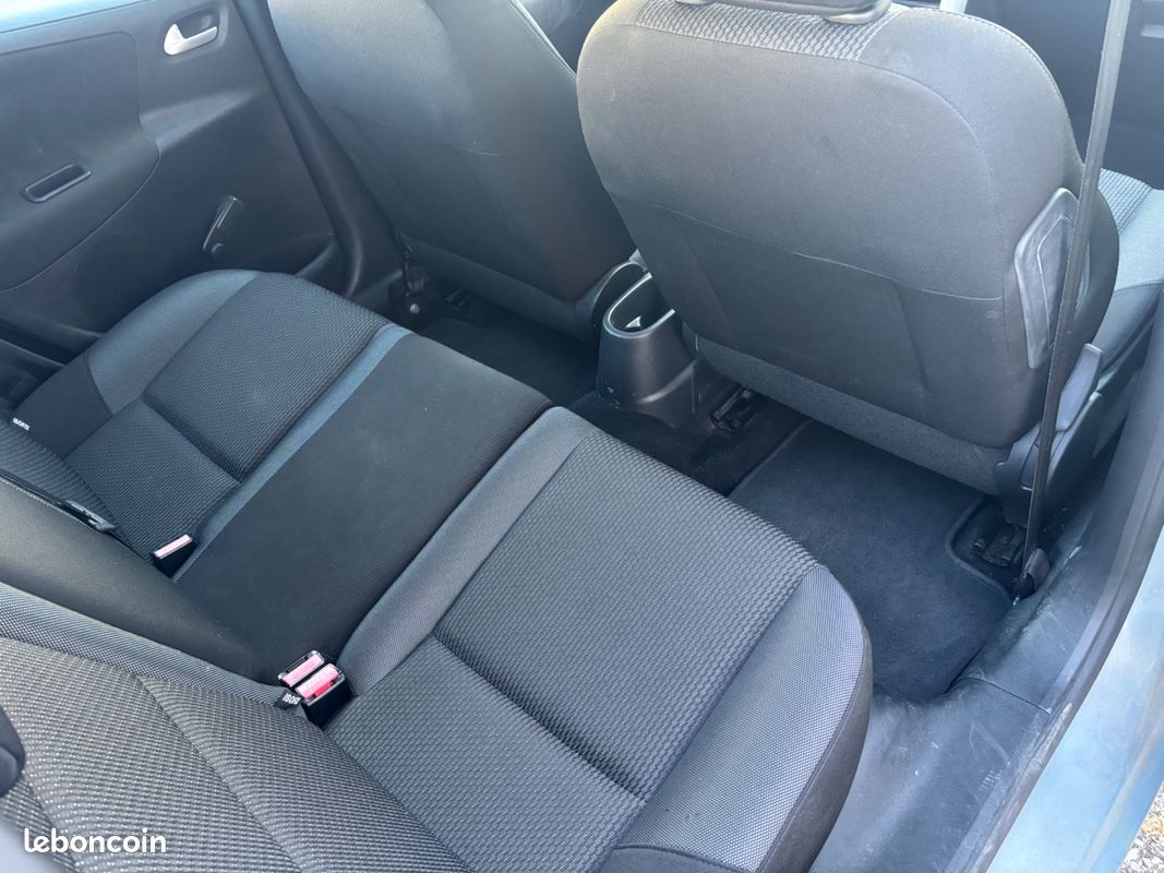 Peugeot 207 1.6 hdi 92ch urban move - distribution faite (image 27)