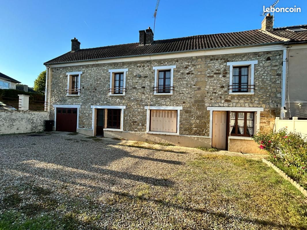 Maison 7 pièces 144 m² · à Us · 144 m² · 240 000 €