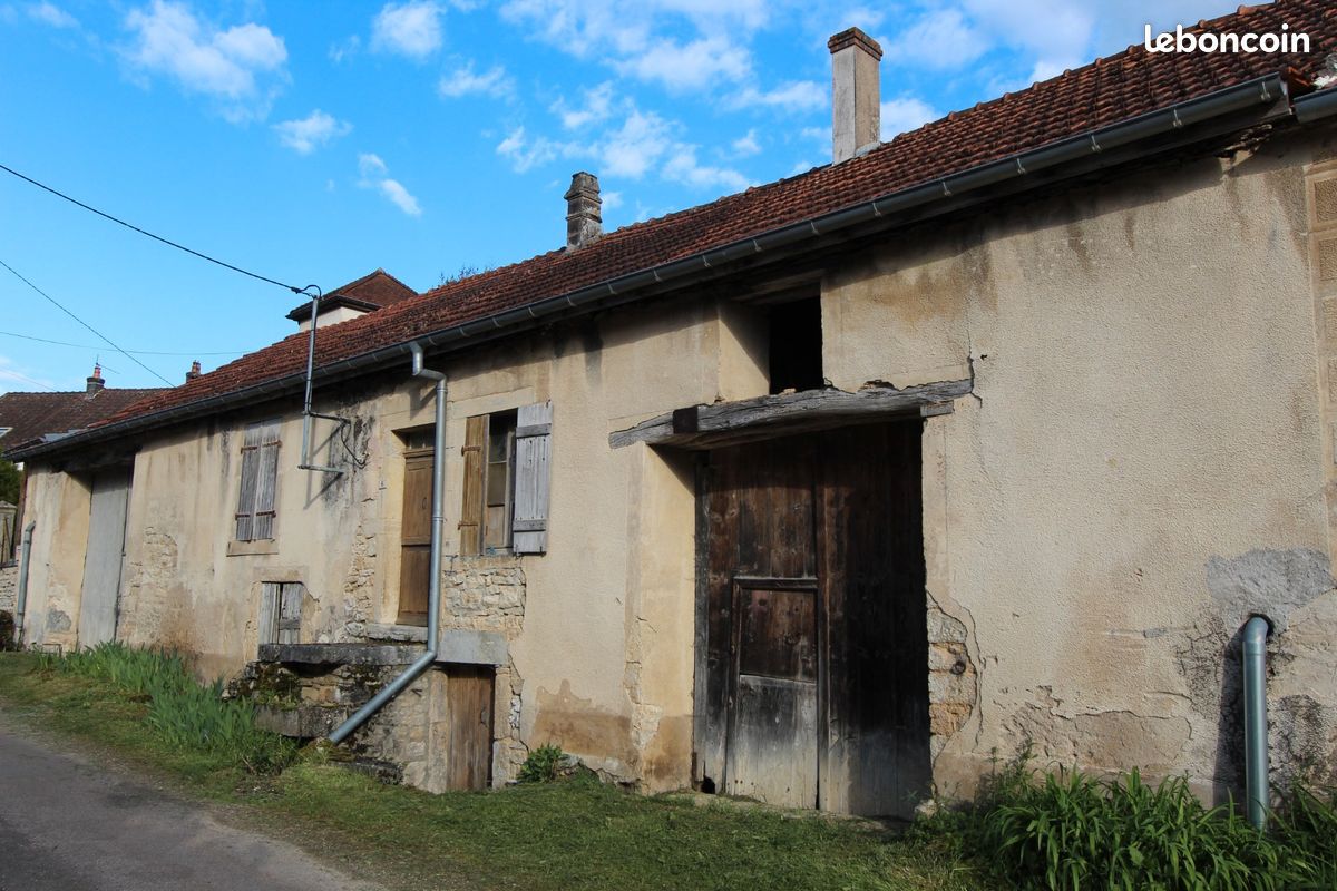 Maison 5 pièces 130 m² · à Saint-Victor-sur-Ouche · 130 m² · 145 000 €
