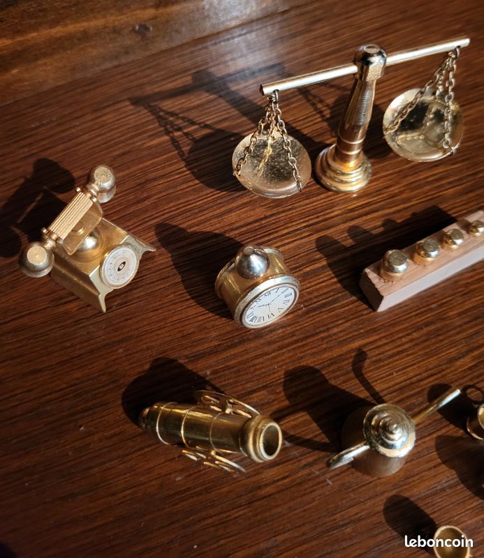 Lot d'objets miniatures (image 4)