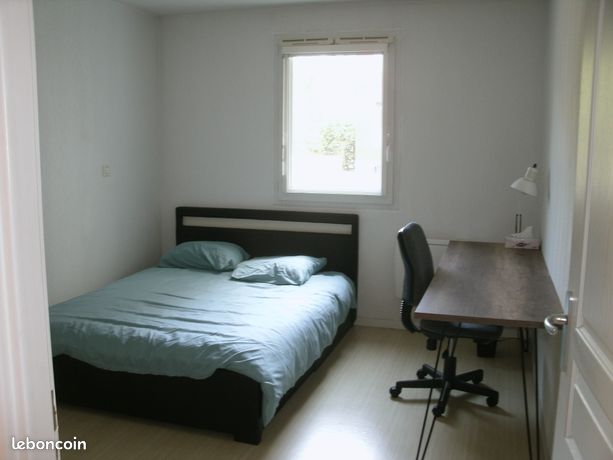 A louer studio meublé coté fac